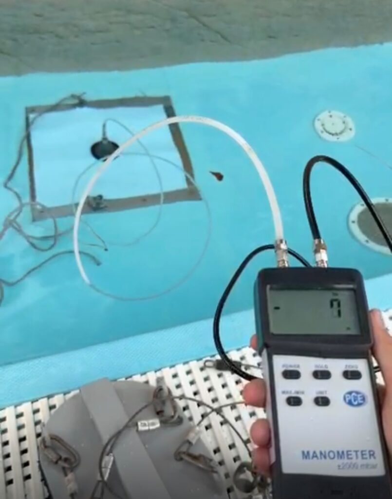 Controllo bocchettoni piscina manometro vasca